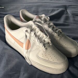 Nike Air Force 1   M12    W13.5